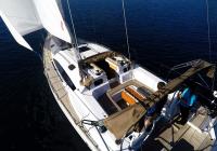 barcha a vela ponte in teak pozzetto yacht a vela elan 45 impression vele